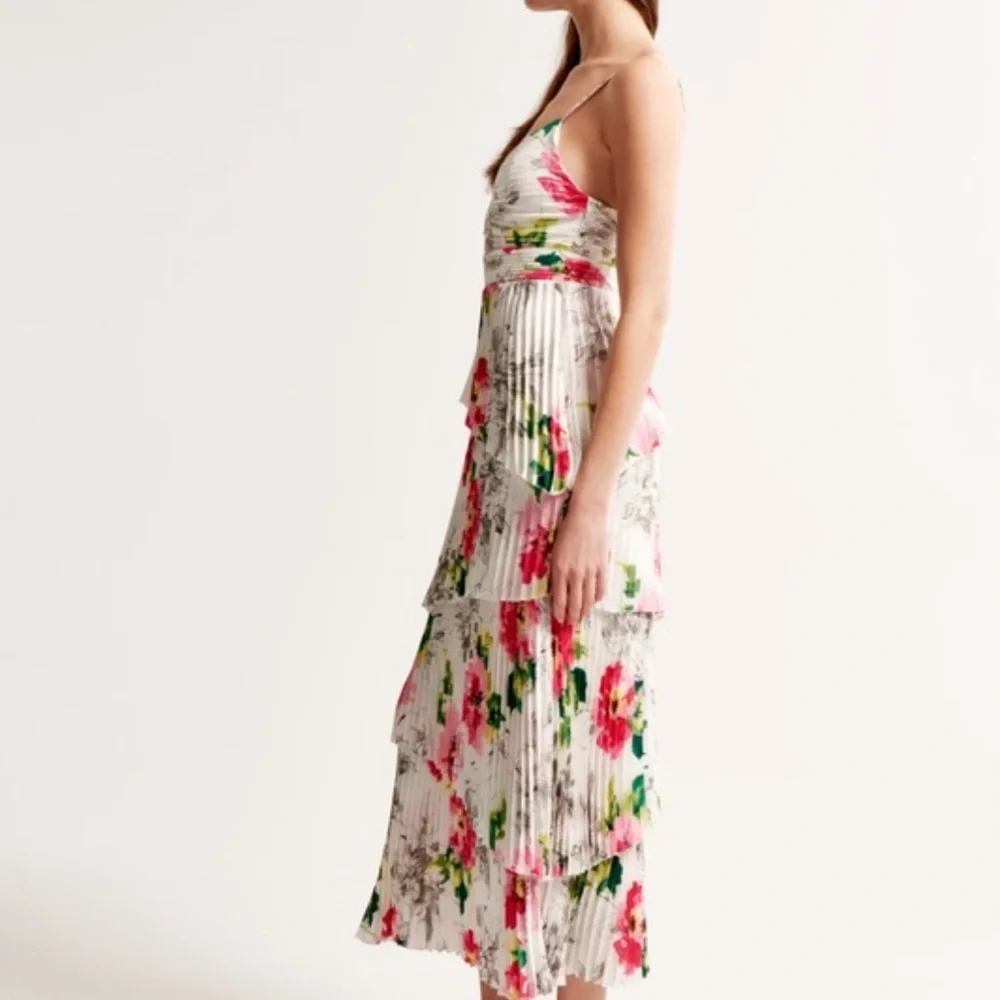 NEW Abercrombie‎ & Fitch Giselle Pleated Tiered Maxi Dress Floral Size Large P
